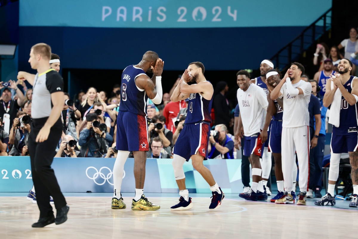 著名记者斯 著名记者斯